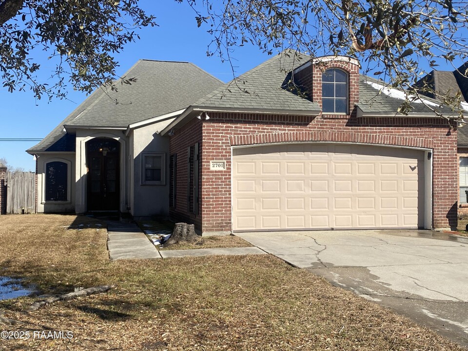 2701 Old Towne Rd in Zachary, LA - Building Photo