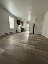 736 E King St in Lancaster, PA - Foto de edificio - Building Photo