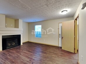 7525 Hemrich Dr in Canal Winchester, OH - Foto de edificio - Building Photo