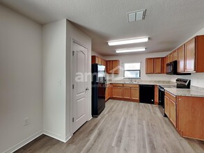 914 Wynnmere Walk in Ruskin, FL - Building Photo - Building Photo
