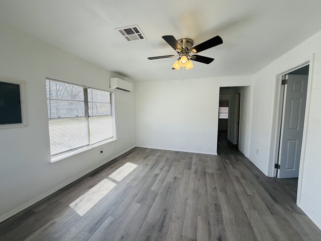 2301 S Westminster Rd in Midwest City, OK - Building Photo - Building Photo