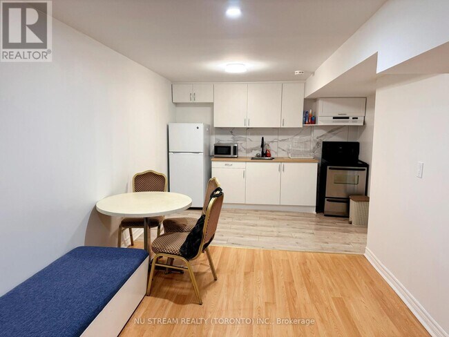 151 Woodhall Rd in Markham, ON - Building Photo - Building Photo