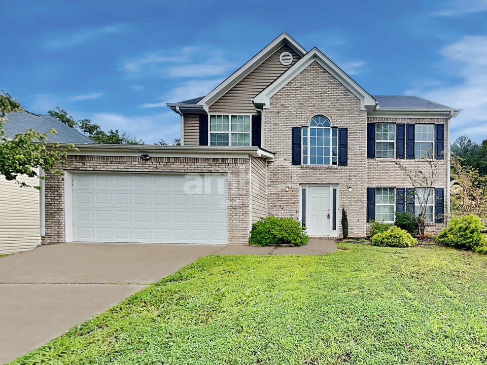 200 Siesta Key Ct in Locust Grove, GA - Building Photo