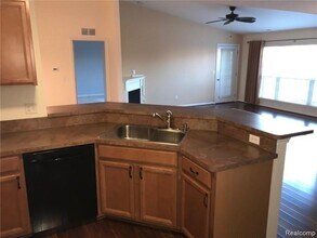 27208 Chesapeake Cir in Commerce Township, MI - Building Photo - Building Photo