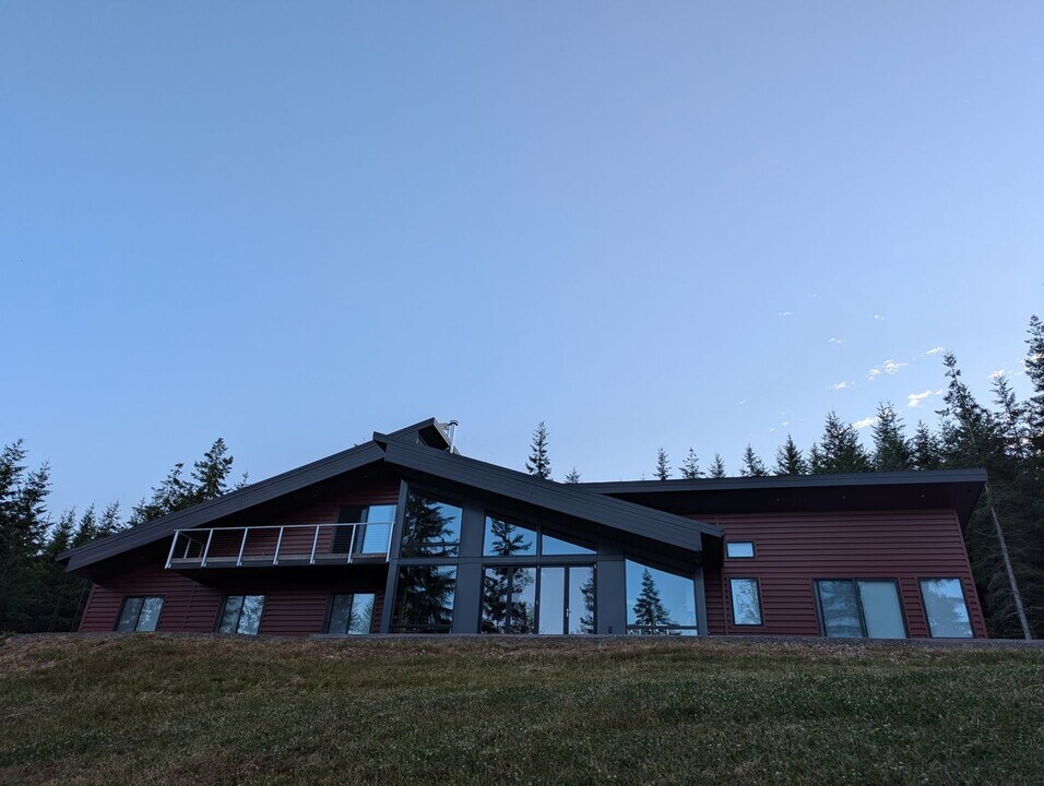 20411 W King Lake Rd in Monroe, WA - Building Photo