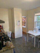 42 Calvin St, Unit 3R in Somerville, MA - Foto de edificio - Building Photo