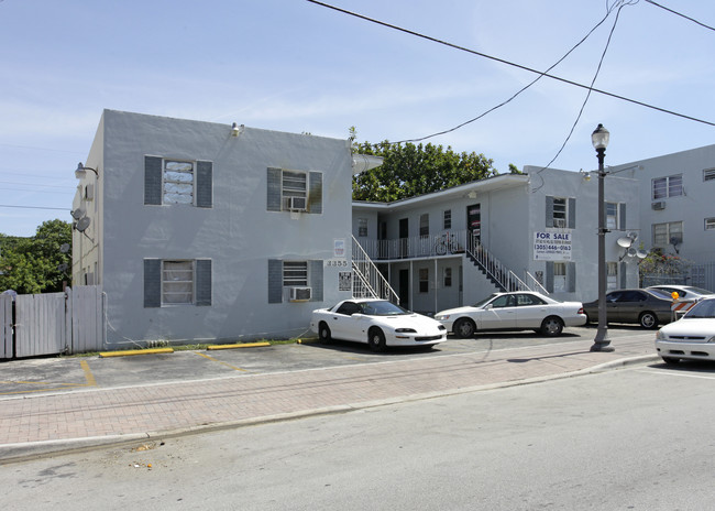 3355 Grand Ave in Miami, FL - Building Photo - Building Photo