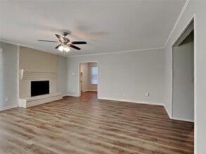 13415 Spring Grove Ave in Dallas, TX - Building Photo - Building Photo