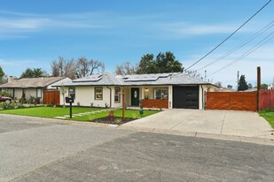 2361 Bedford Rd in Concord, CA - Building Photo