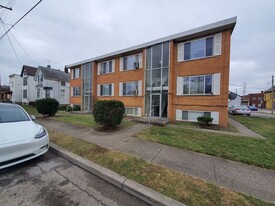 325 Pike St in Cincinnati, OH - Building Photo