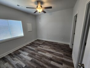 5371 Nolen in Bel Aire, KS - Foto de edificio - Building Photo