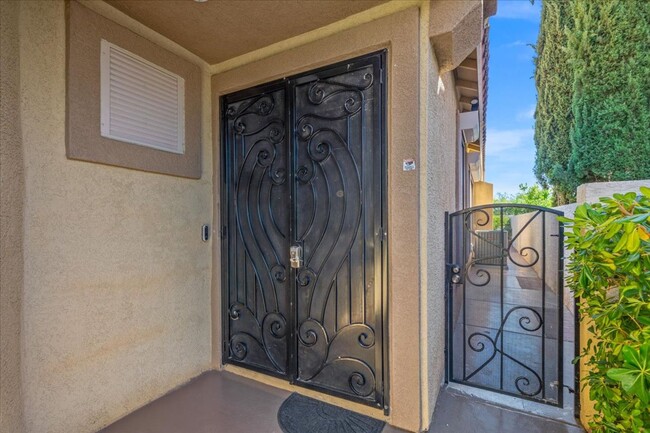 824 Cambridge Cross Pl in Las Vegas, NV - Building Photo - Building Photo