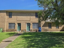 910 Lancelot Cir in Hewitt, TX - Building Photo