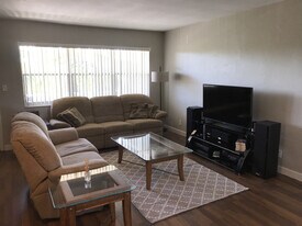 6200 NE 22nd Way, Unit 305 in Fort Lauderdale, FL - Building Photo