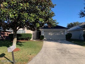 2365 Creekfront Dr in Green Cove Springs, FL - Building Photo