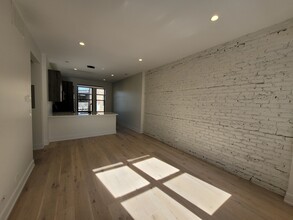 1334 W Bryn Mawr Ave, Unit 1R in Chicago, IL - Building Photo - Building Photo