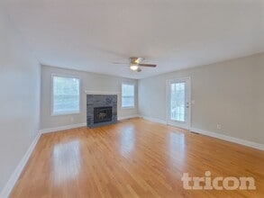 8737 Windsor Lake Blvd in Columbia, SC - Building Photo - Building Photo