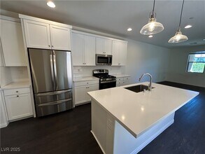690 Last Dance Pl in Henderson, NV - Building Photo - Building Photo