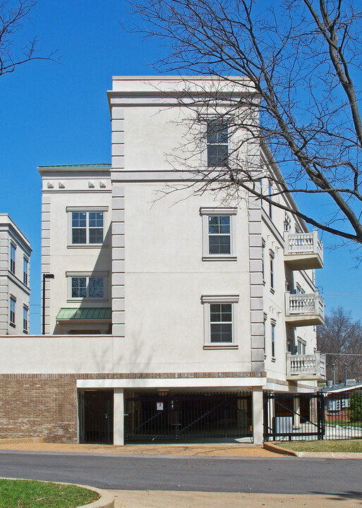 NORTH MCKNIGHT CONDOS in St. Louis, MO - Foto de edificio