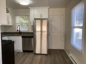 12221 Beverly Park Rd in Lynnwood, WA - Foto de edificio - Building Photo