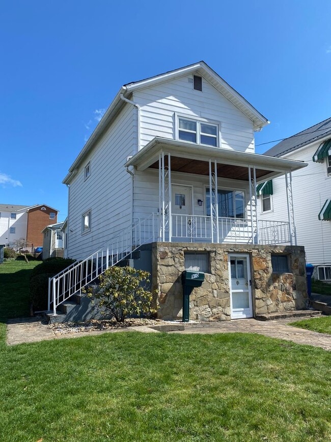 property at 910 Washington St