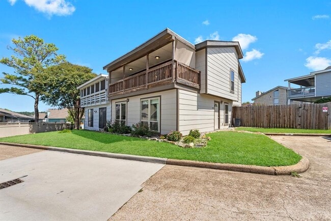 property at 118 April Point Dr N