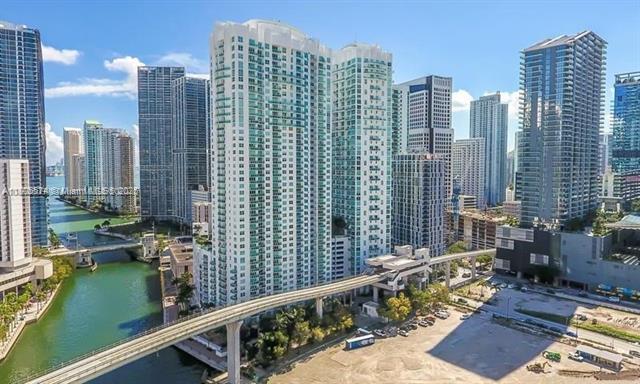 41 SE 5th St, Unit 2310 in Miami, FL - Building Photo - Building Photo
