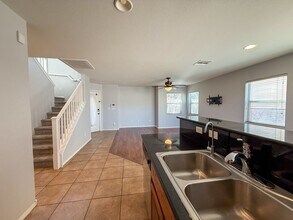 8324 W Wildwood Glen Dr in Las Vegas, NV - Building Photo - Building Photo