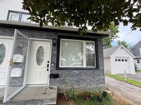 815 Carpenter Pl in Mamaroneck, NY - Building Photo