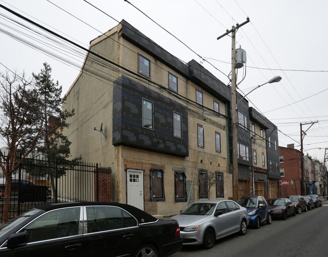 404 Queen St