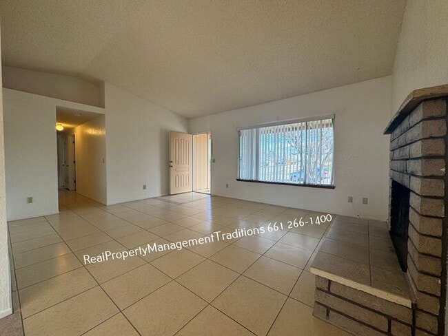 39747 165th St E in Palmdale, CA - Building Photo - Building Photo