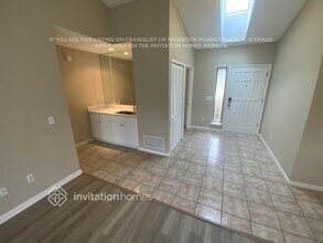 2171 Aztec Dr W in Jacksonville, FL - Foto de edificio - Building Photo