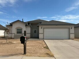 1632 S Cherry St in Pecos, TX - Building Photo