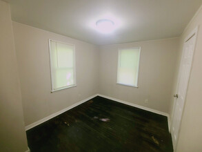 Room in House on Celia Ave in Charlotte, NC - Building Photo - Building Photo