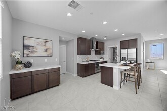 635 Pyrite Will St in Las Vegas, NV - Building Photo - Building Photo