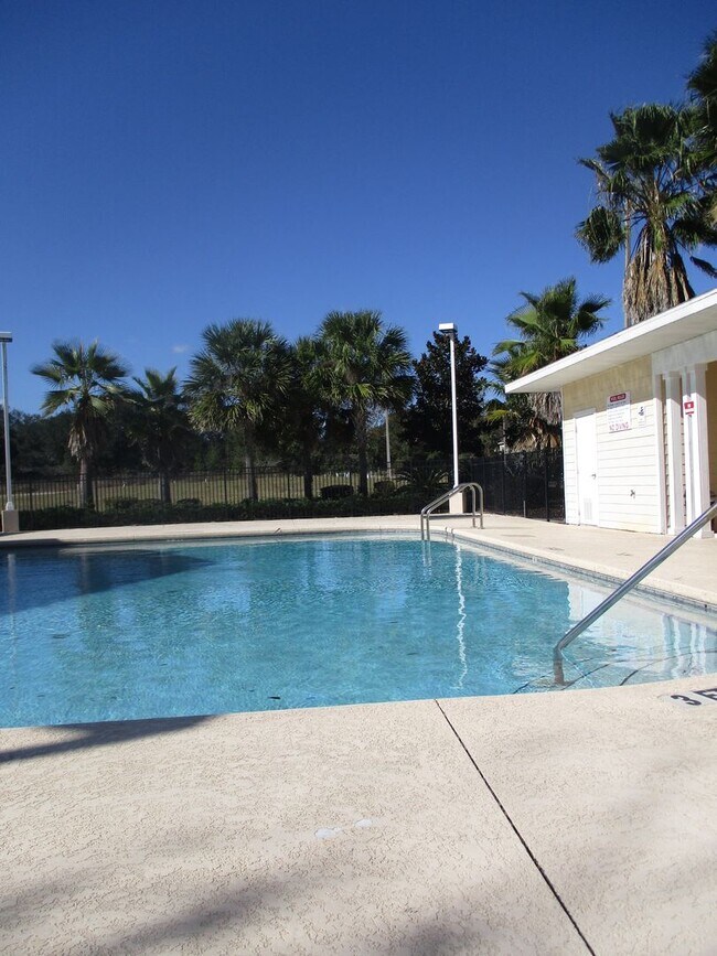 1561 NW 29 Rd in Gainesville, FL - Building Photo - Building Photo