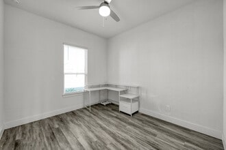 14350 Red Ldg Trl in Shenandoah, TX - Building Photo - Building Photo