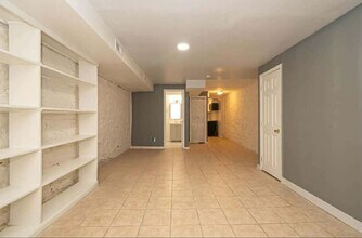 307 E 25th St, Unit Bsmt in Baltimore, MD - Foto de edificio - Building Photo