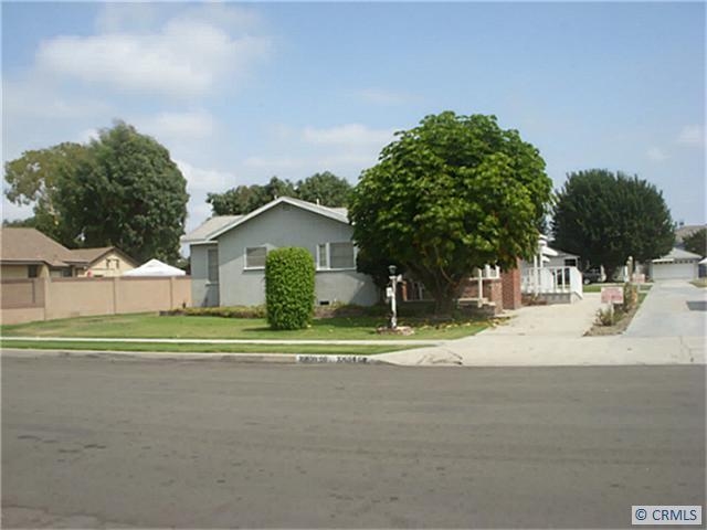 16652 California Ave in Bellflower, CA - Building Photo