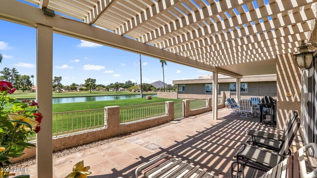 property at 7819 E Vía Rio