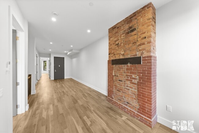 71 Grove St in Brooklyn, NY - Building Photo - Building Photo