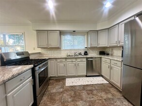 5329 Pagewood Ln in Houston, TX - Building Photo - Building Photo