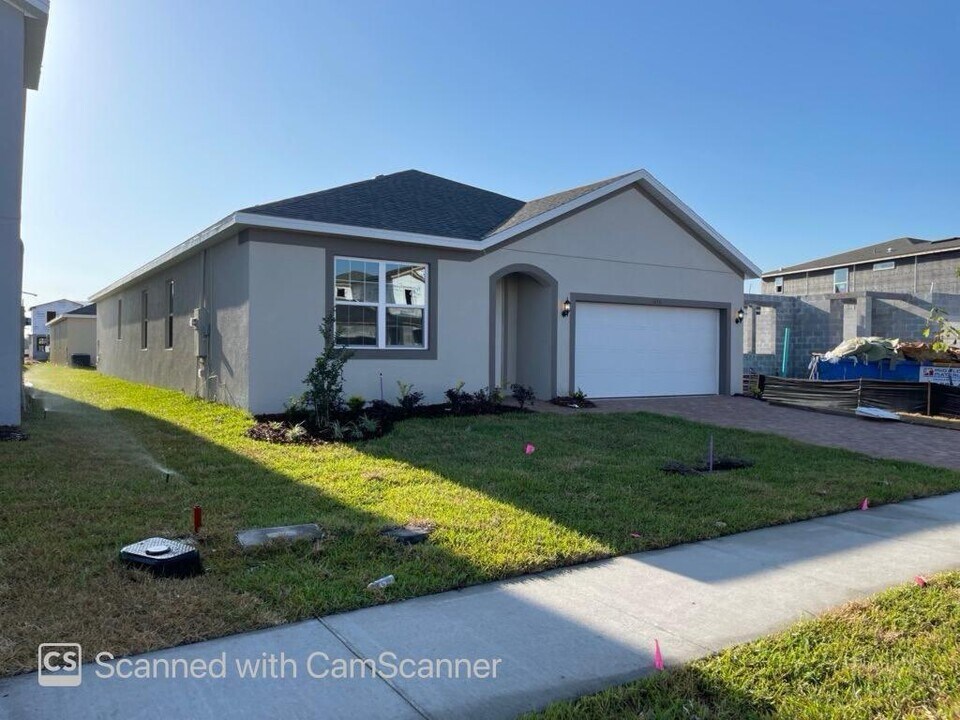1210 Grassland Ave in St. Cloud, FL - Building Photo