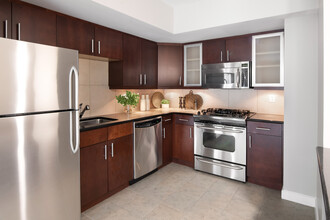 565 Penn Residences in Washington, DC - Building Photo - Building Photo