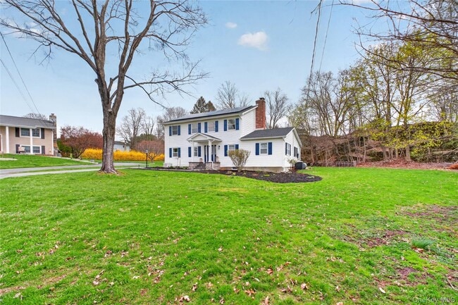 22 Blossom Hill Dr in Marlboro, NY - Building Photo - Building Photo