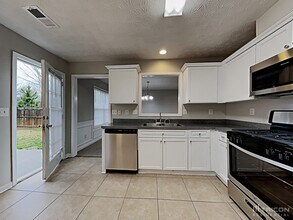 332 Coburn Ct in Lawrenceville, GA - Building Photo - Building Photo