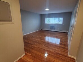 4 Oakcrest Rd in Boston, MA - Building Photo - Building Photo