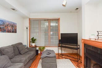 1465 W Cortez St in Chicago, IL - Building Photo - Building Photo