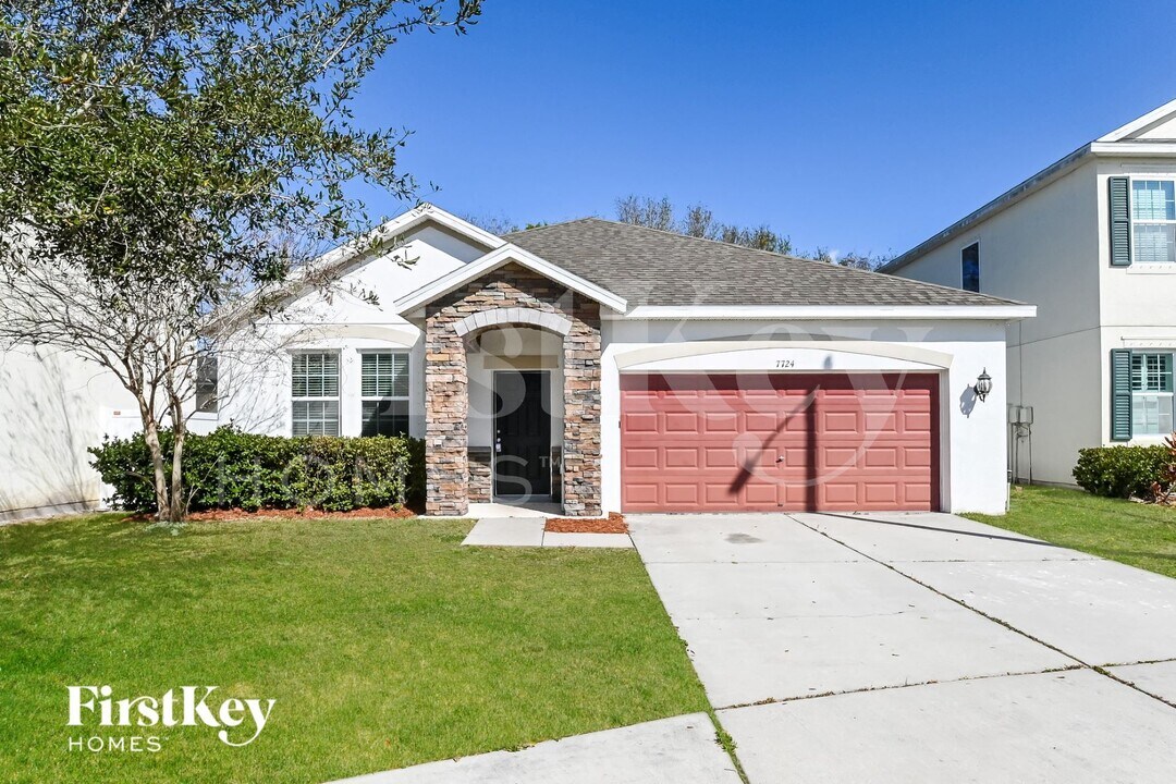 7724 Tangle Rush Dr in Gibsonton, FL - Building Photo