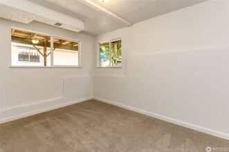 30240 7th Ave S in Federal Way, WA - Building Photo - Building Photo